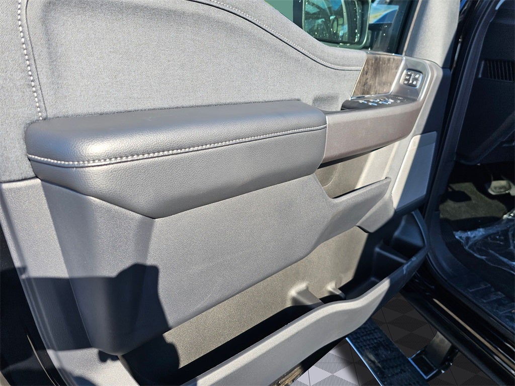 2026 Ford F-350 SD Lariat