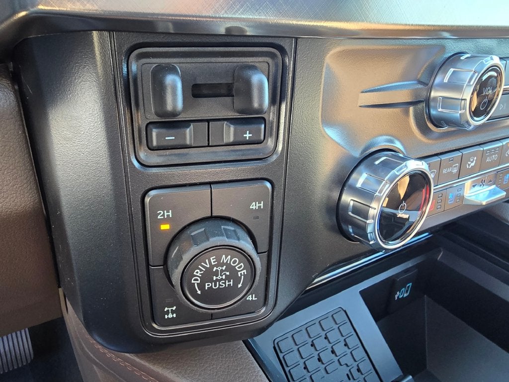 2027 Ford F-350 SD King Ranch
