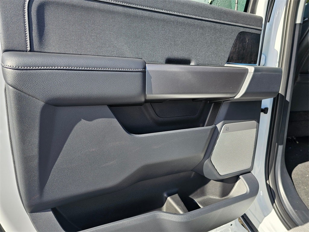 2026 Ford F-350 SD Lariat