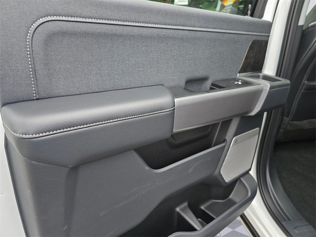 2025 Ford F-350 SD Lariat