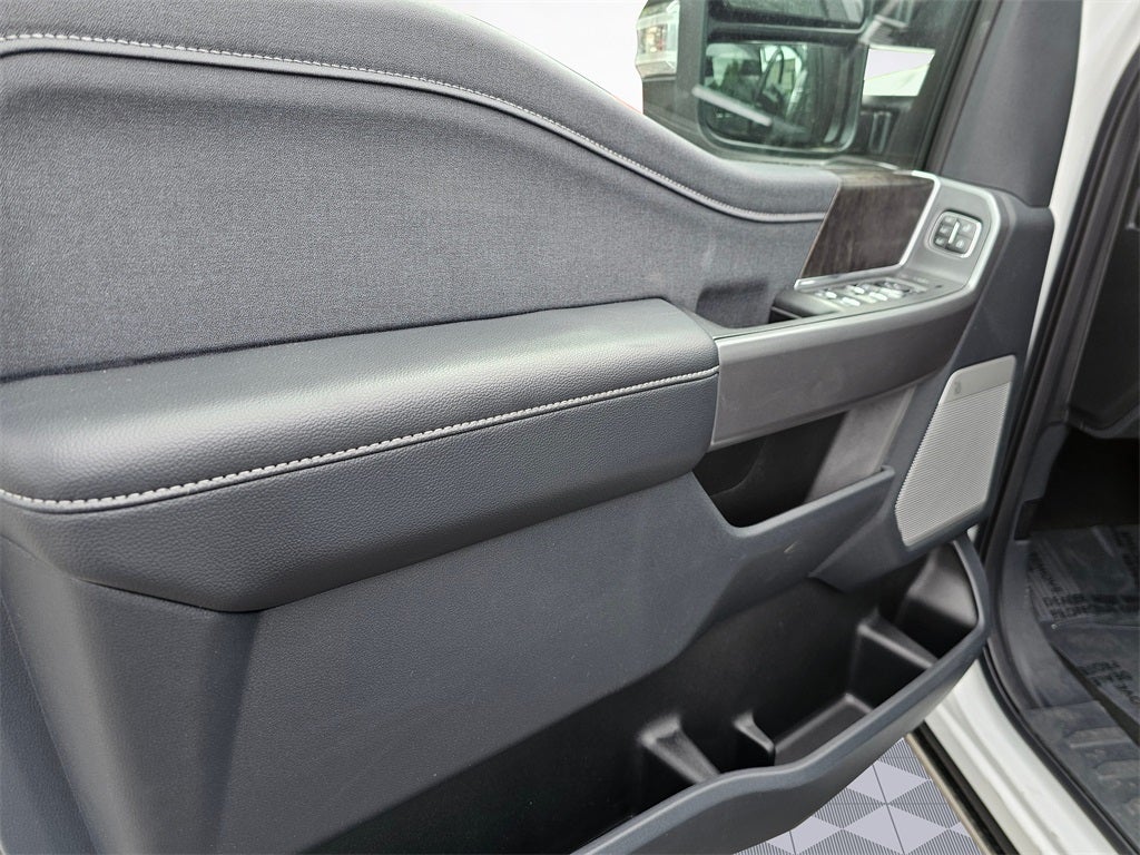 2025 Ford F-350 SD Lariat