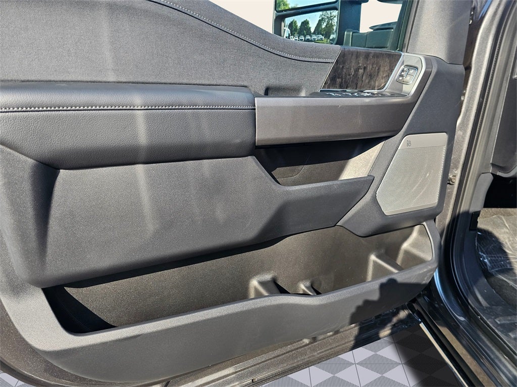 2026 Ford F-350 SD Lariat