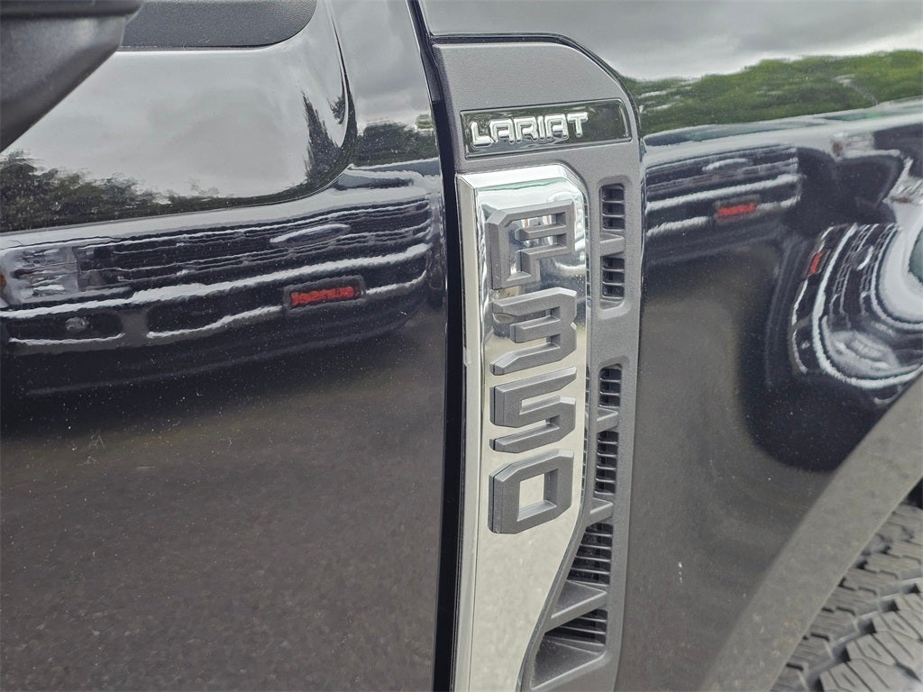 2025 Ford F-350 SD Lariat