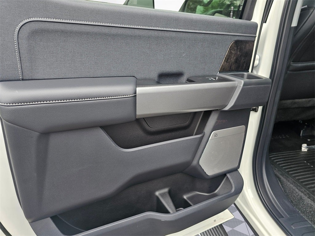 2026 Ford F-350 SD Lariat