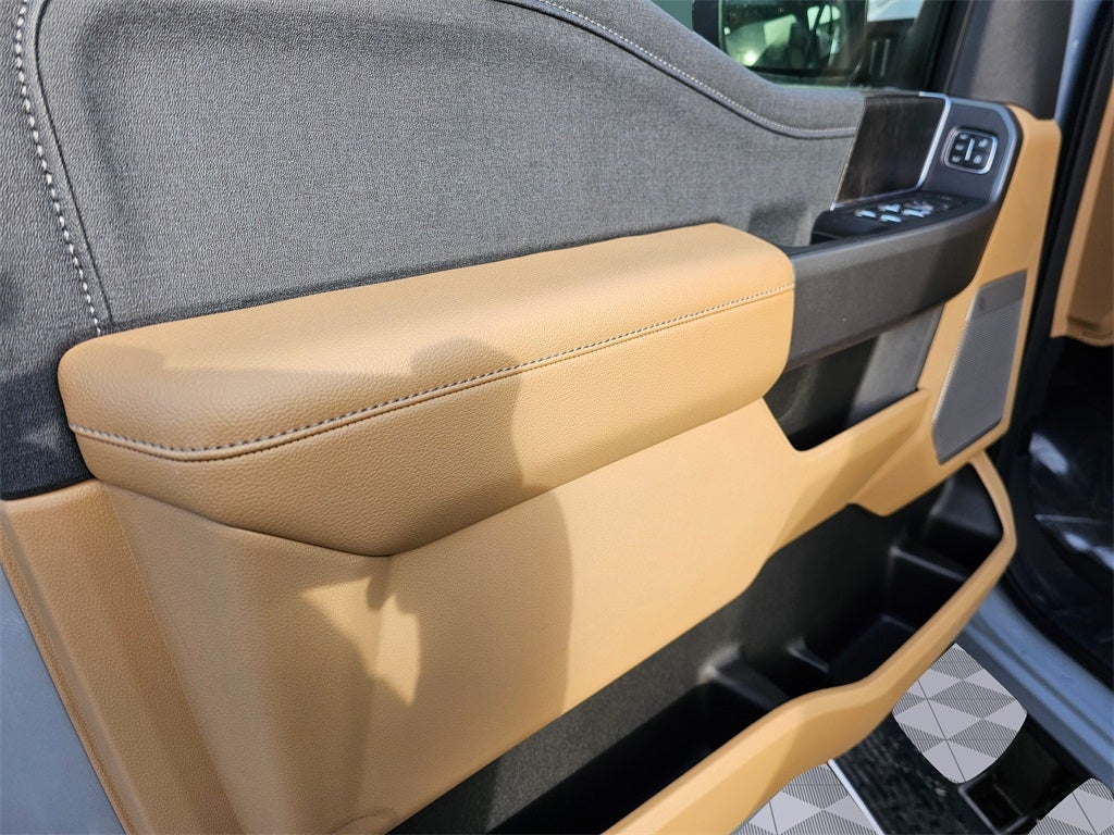 2026 Ford F-350 SD Lariat