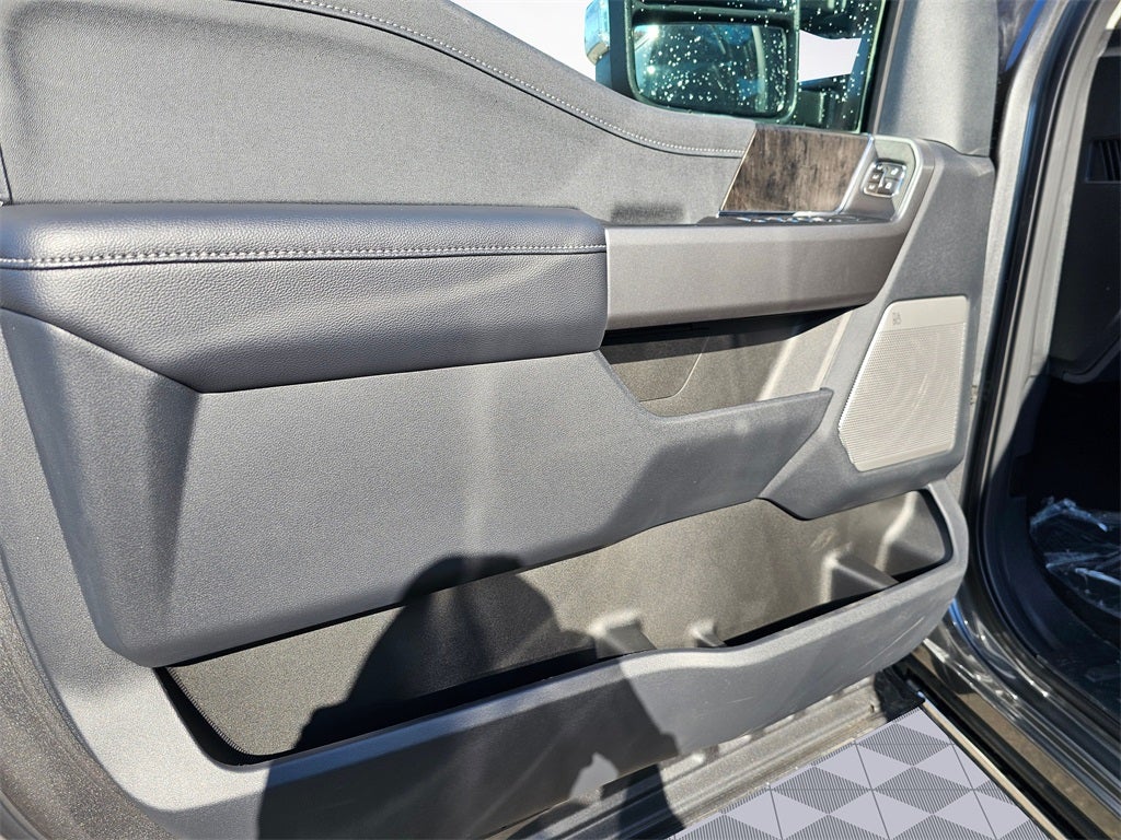 2026 Ford F-350 SD Lariat