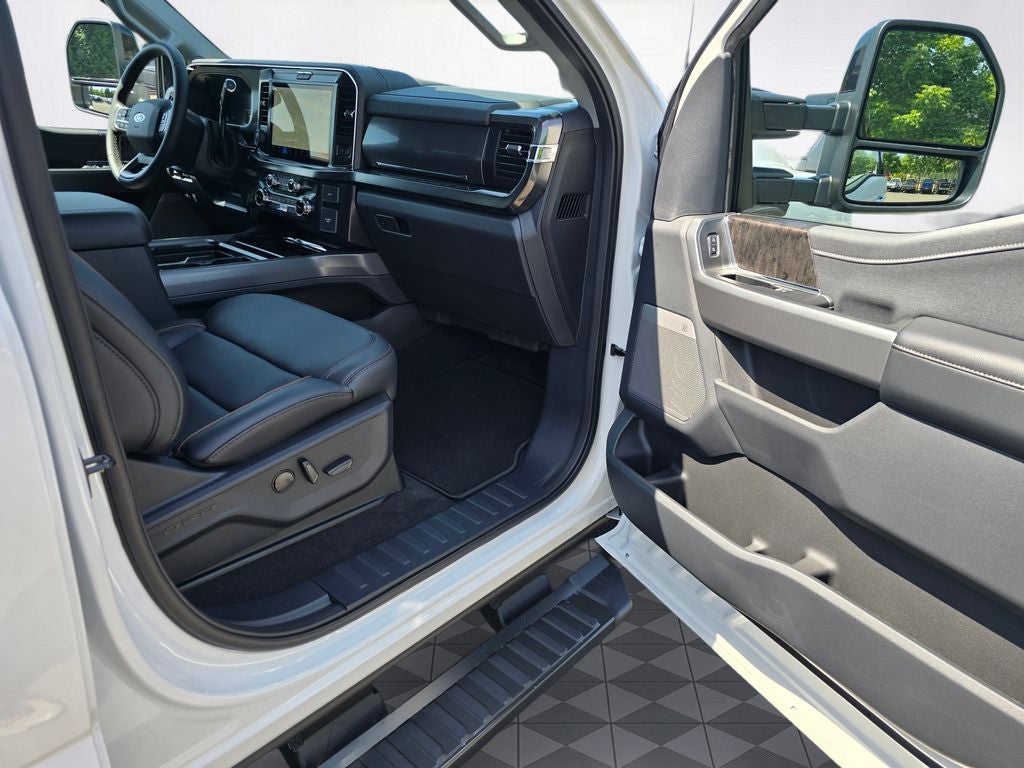 2026 Ford F-350 SD Lariat