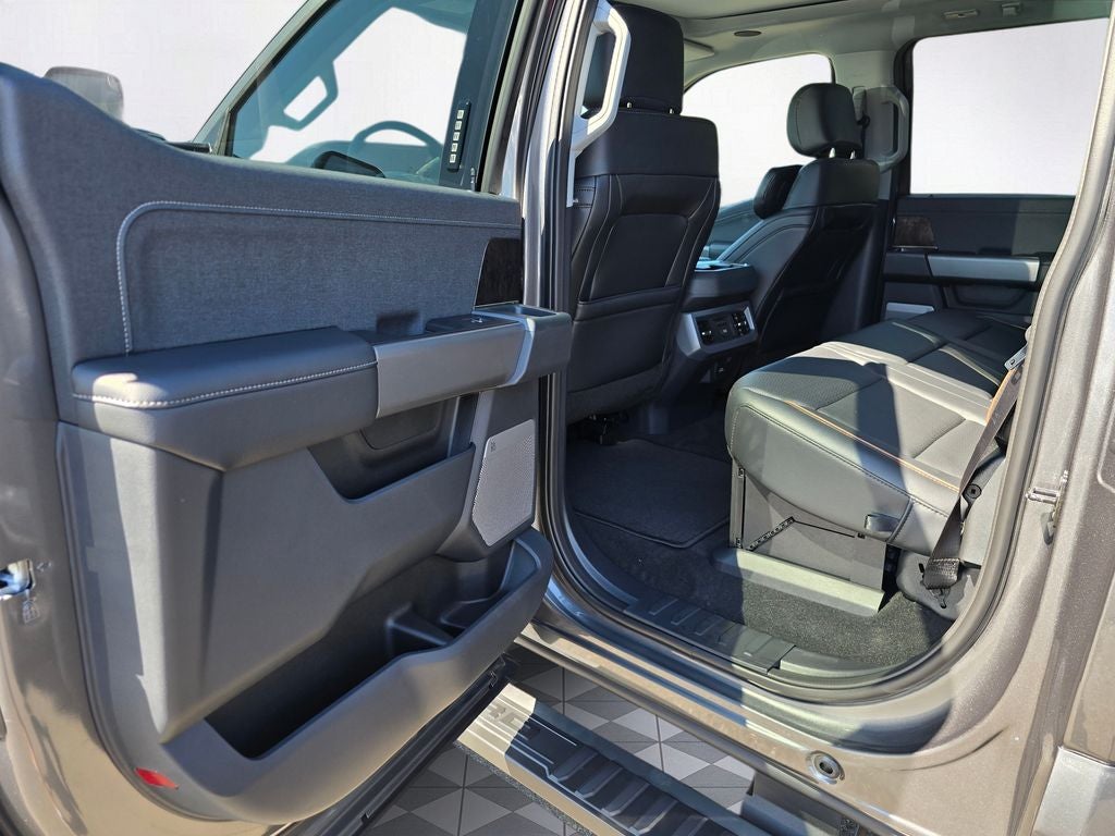 2026 Ford F-350 SD Lariat