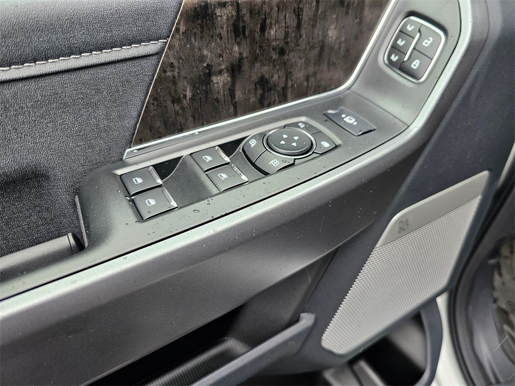 2025 Ford F-350 SD Lariat