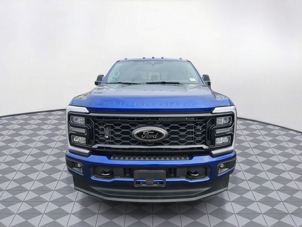 2026 Ford F-350 SD XLT