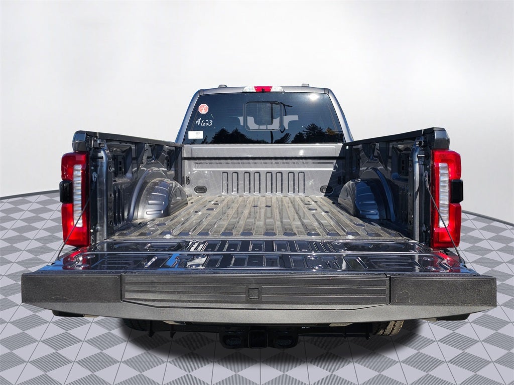 2026 Ford F-350 SD Lariat