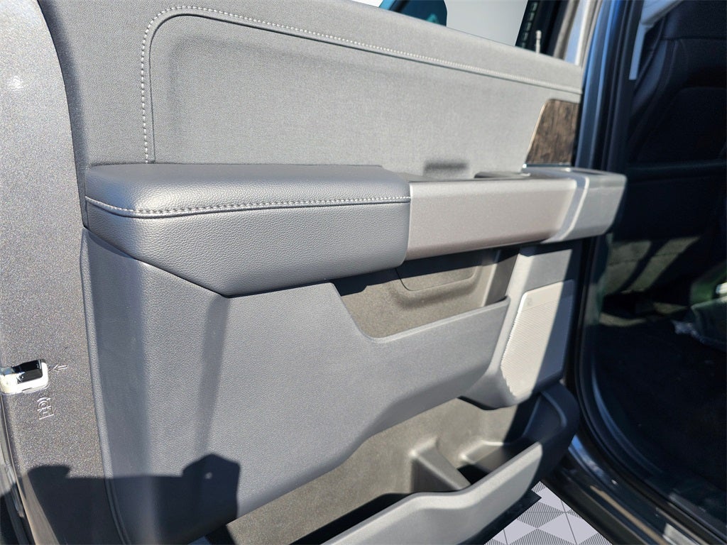 2026 Ford F-350 SD Lariat