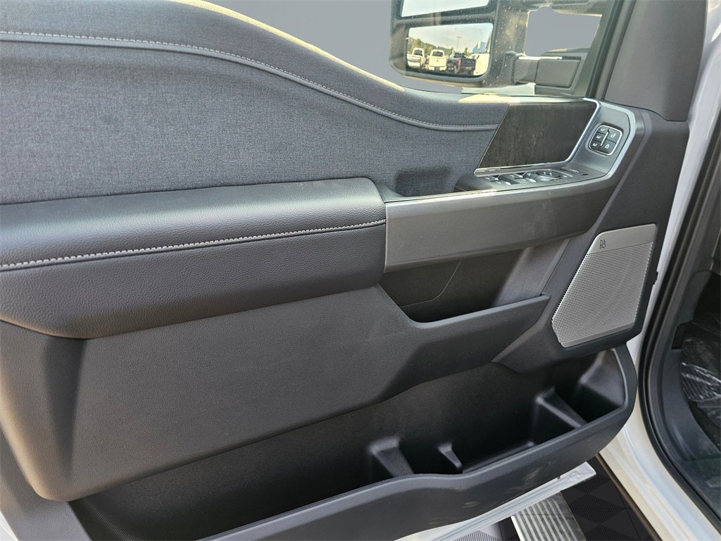 2026 Ford F-350 SD Lariat