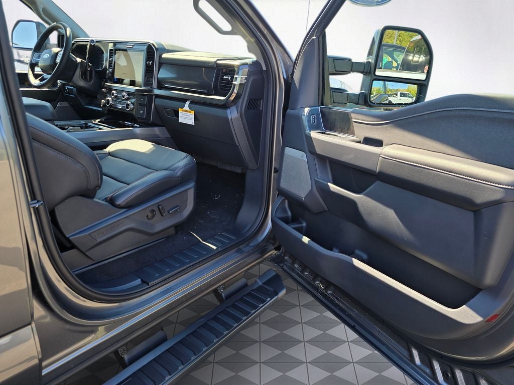 2026 Ford F-350 SD Lariat