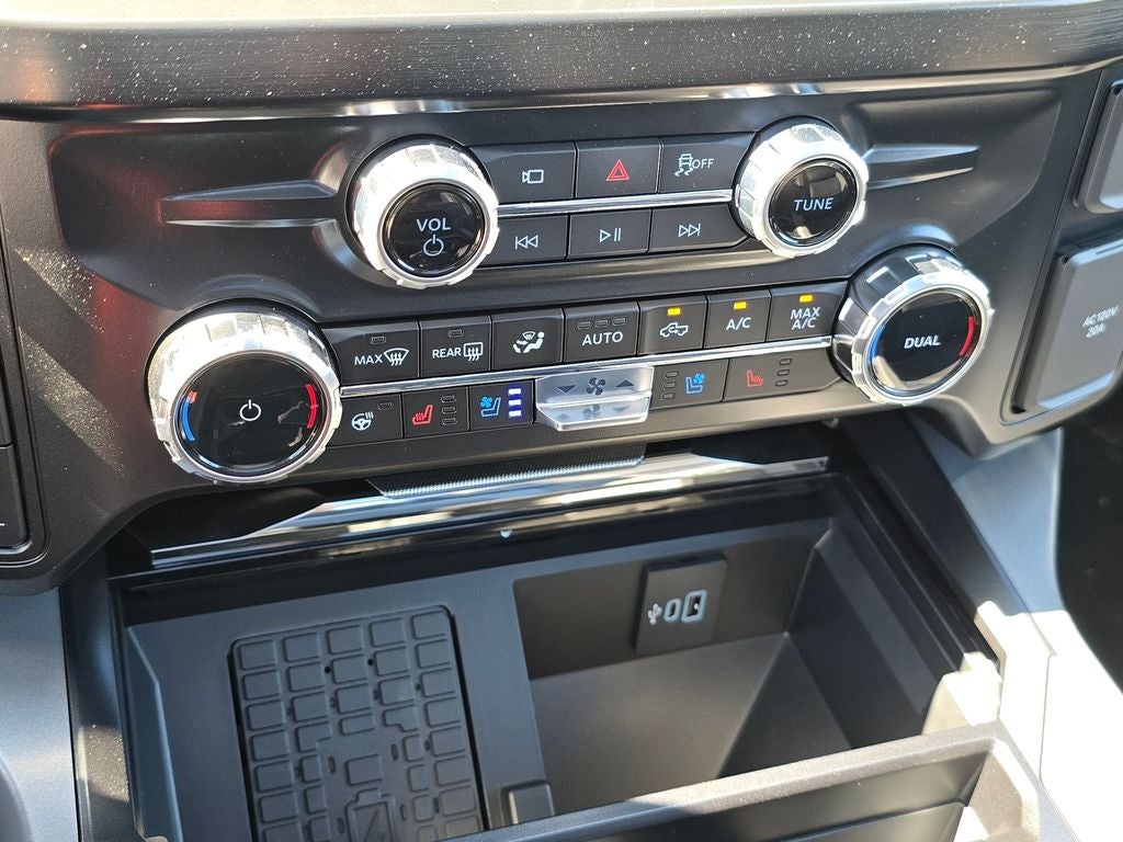 2026 Ford F-350 SD Lariat