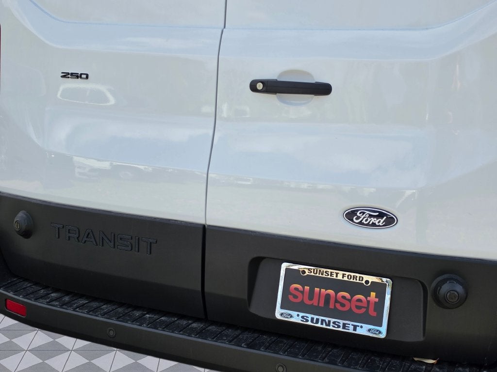 2027 Ford Transit-250 Base