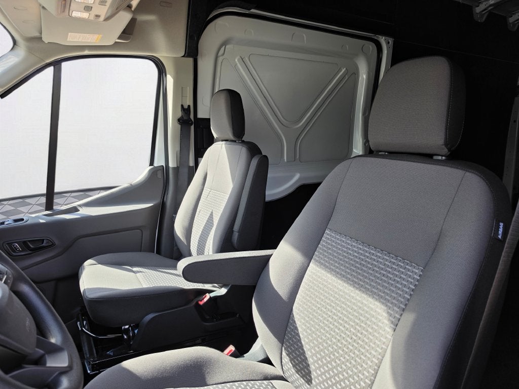 2027 Ford Transit-250 Base