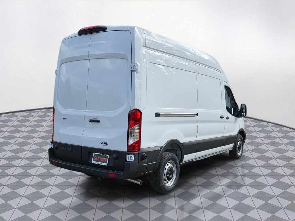 2027 Ford Transit-250 Base