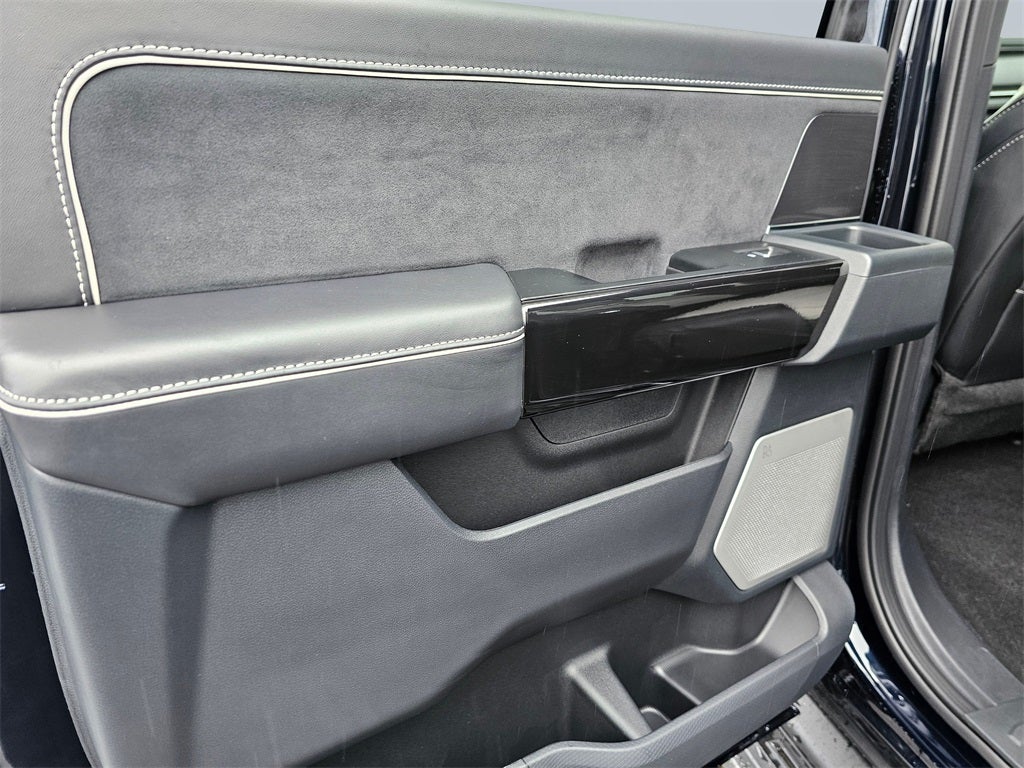 2025 Ford F-150 Lightning Platinum®