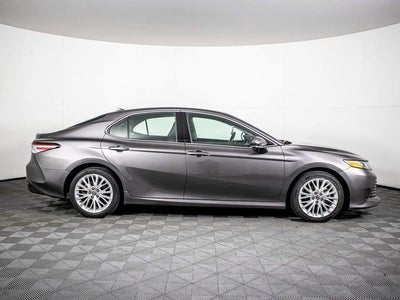 2020 Toyota Camry Hybrid XLE