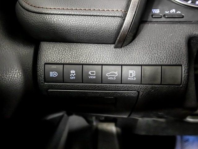 2020 Toyota Camry Hybrid XLE