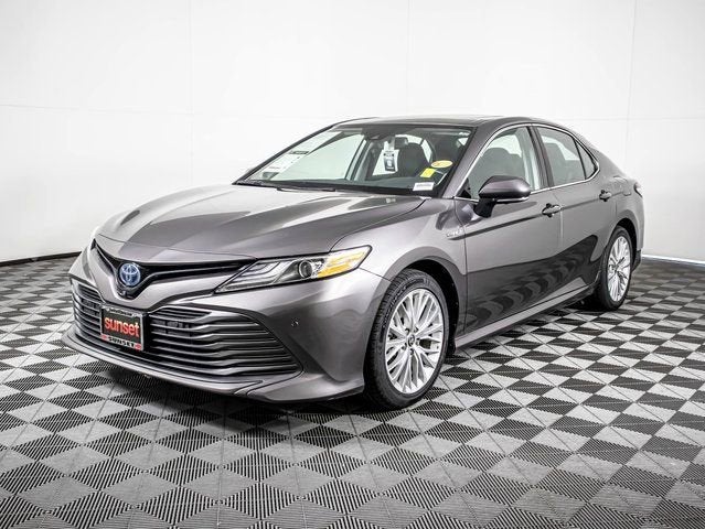2020 Toyota Camry Hybrid XLE