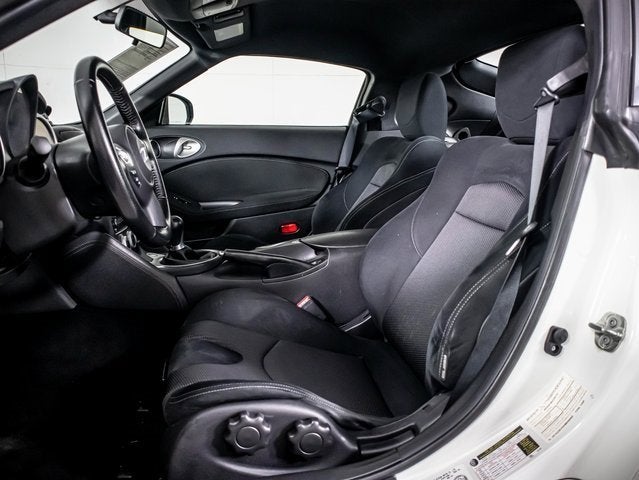 2017 Nissan 370Z 2DR CPE MT