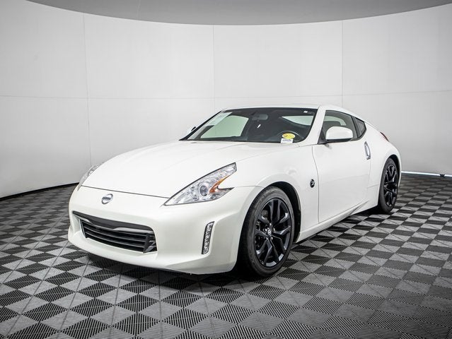 2017 Nissan 370Z 2DR CPE MT