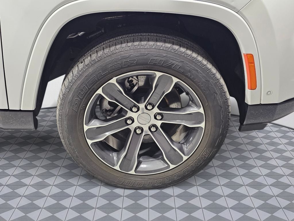 2023 Jeep Grand Wagoneer Base