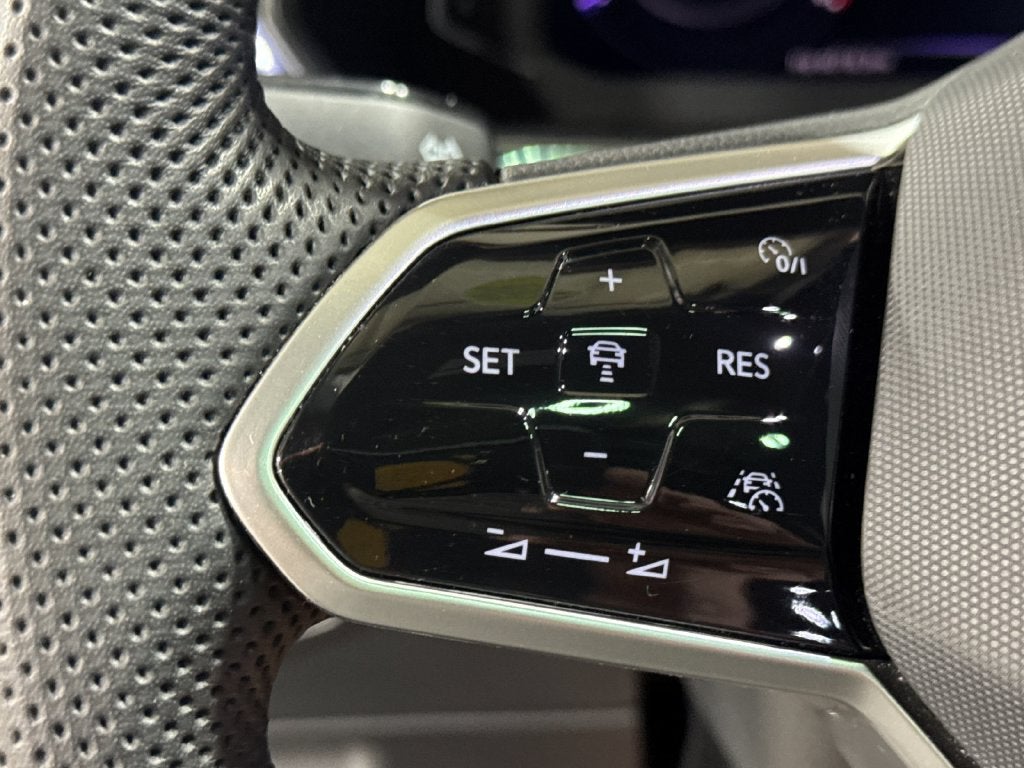 2024 Volkswagen Tiguan 2.0T SEL R-Line
