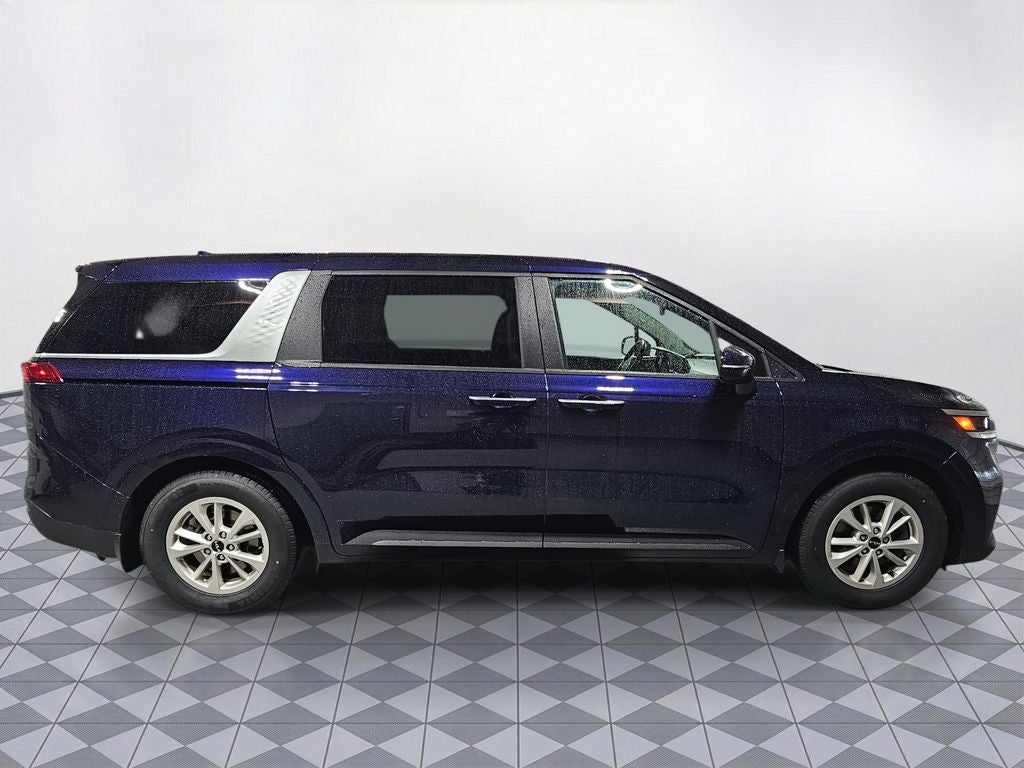 2022 Kia Carnival LX