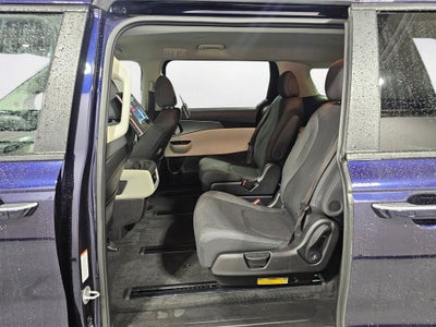 2022 Kia Carnival LX