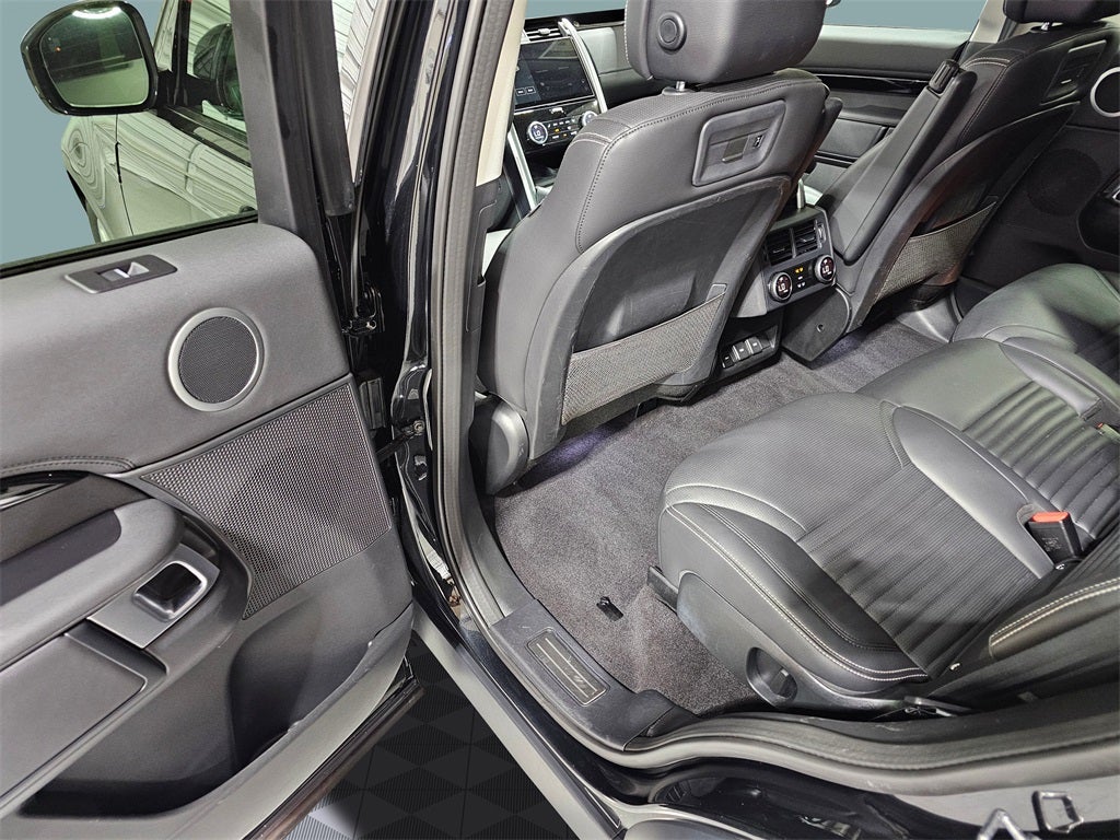 2024 Land Rover Discovery S